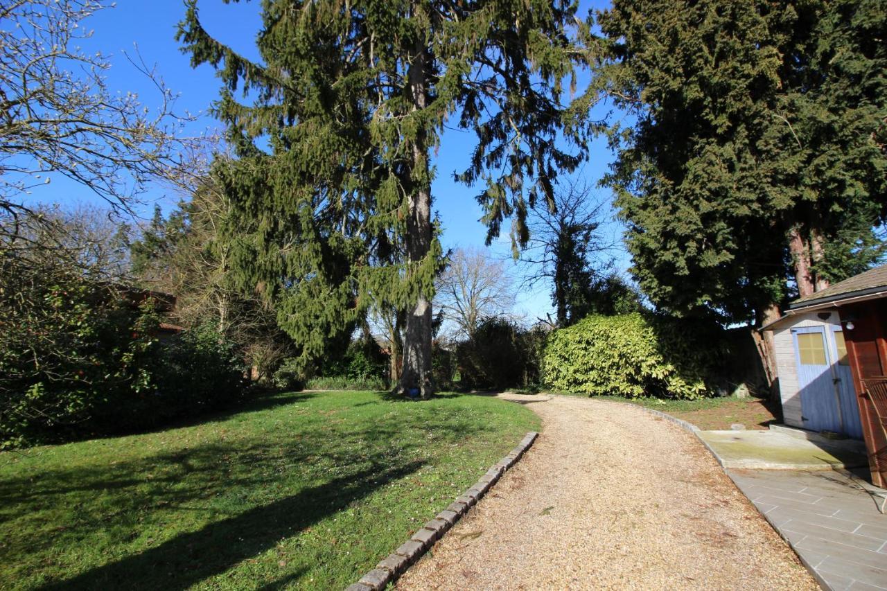 La Chasse Royale Hotel Plailly Bagian luar foto