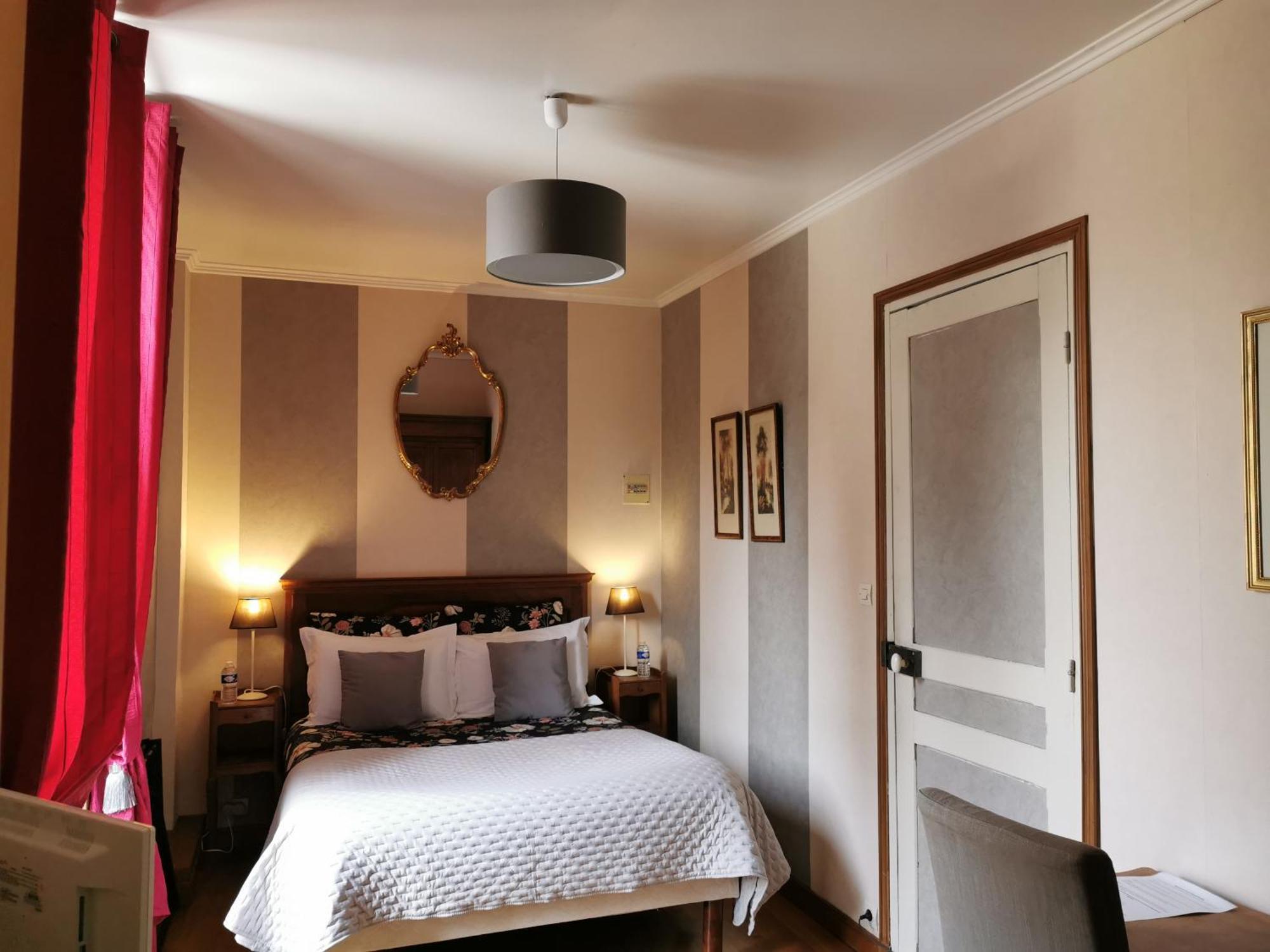 La Chasse Royale Hotel Plailly Bagian luar foto